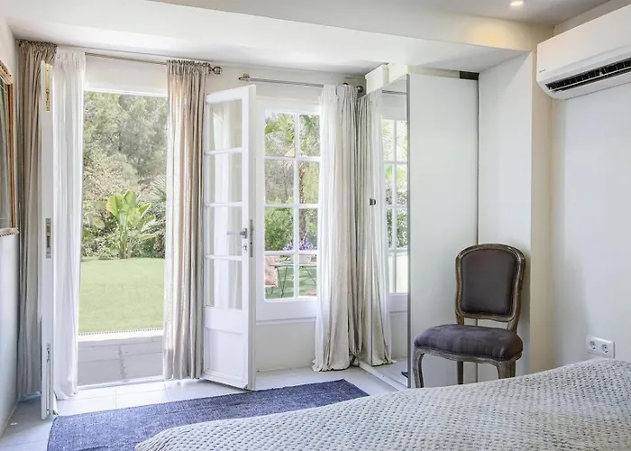 Casa Nova Estate * סיטגס